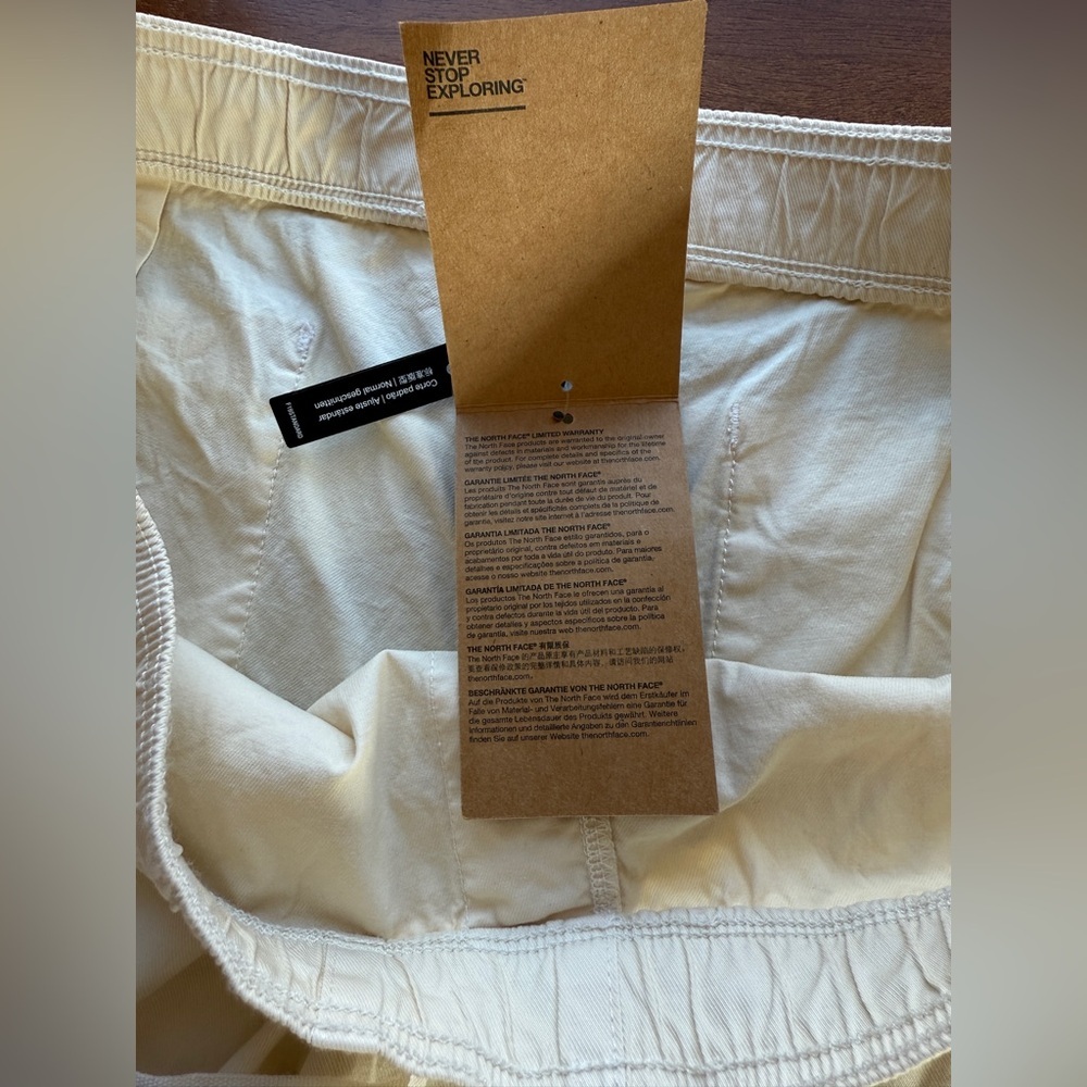 The North Face Motion Pull on Short Vintage White Women's Large NWT - Picture 5 of 8